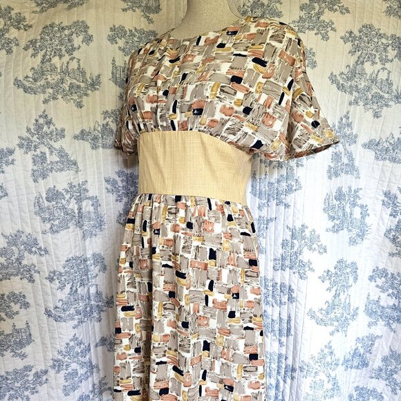 Size S Contrast Waist Flutter Sleeve Dress New - Picture 4 of 8